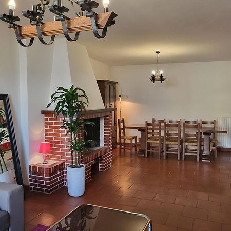 Appartamento Con Camino In Centro Storico Беванья Экстерьер фото